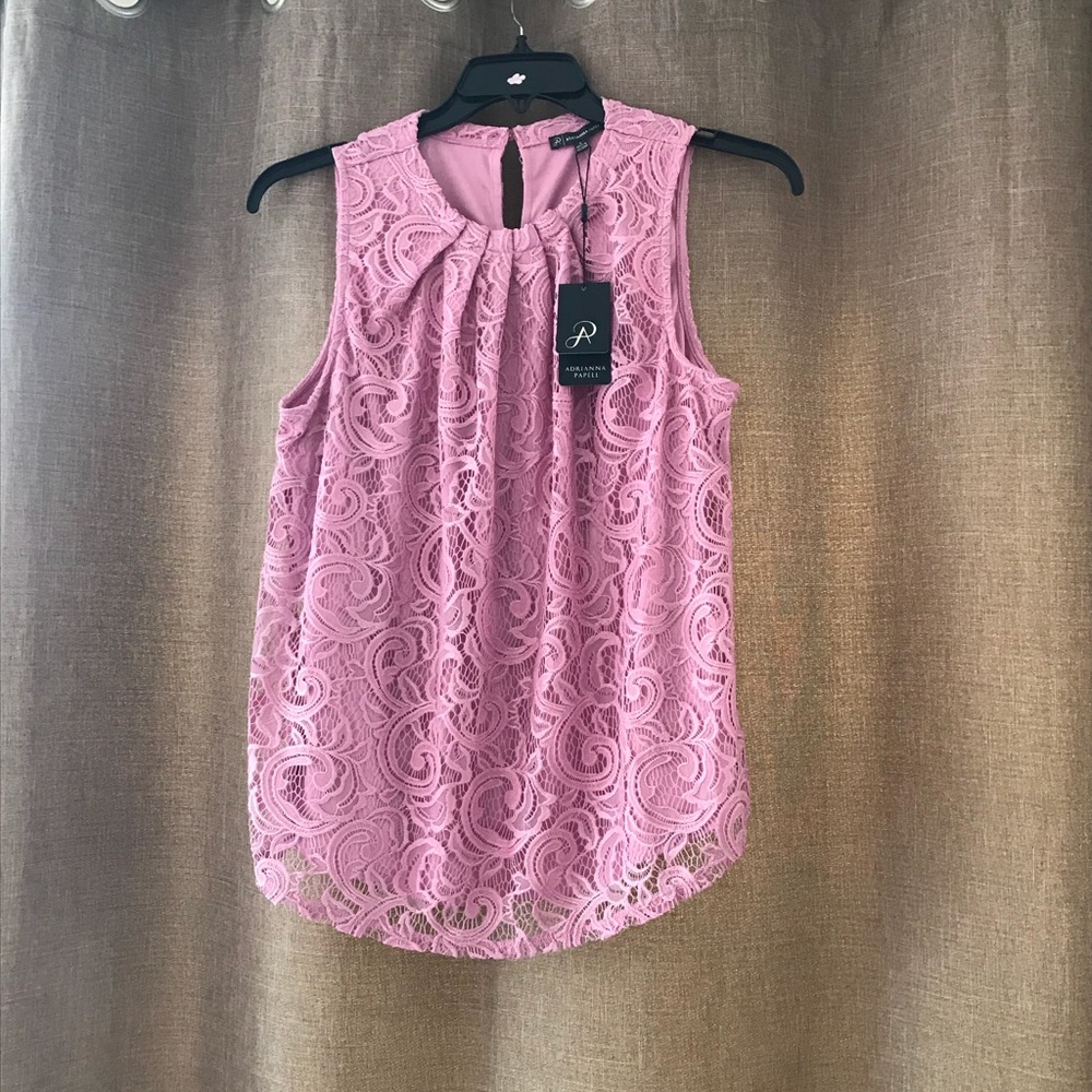 🌸💗🌸. Elegant lace top. HOST PICK!  NWT.